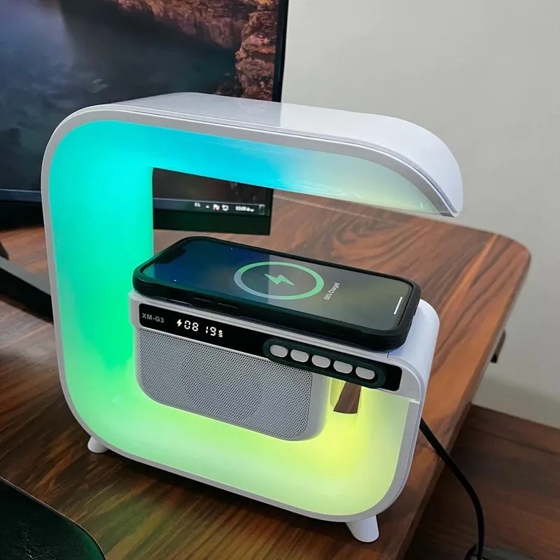 منبه متعدد الوظائف بتصميم عصري مزود بإضاءة LED ساحرة وشاحن لاسلكي + speaker